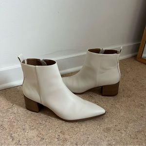 Universal Thread Target White Pointy Toed Boots Size 11